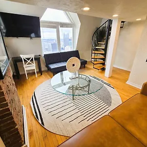 Skyline At Your Door - With A View Apartment